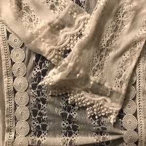 ⭐️ 2/$10 DONATING MONDAY Charlotte Russe Kimono